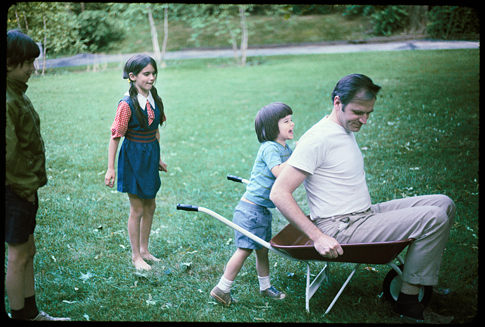 Mary David Dad on front lawn